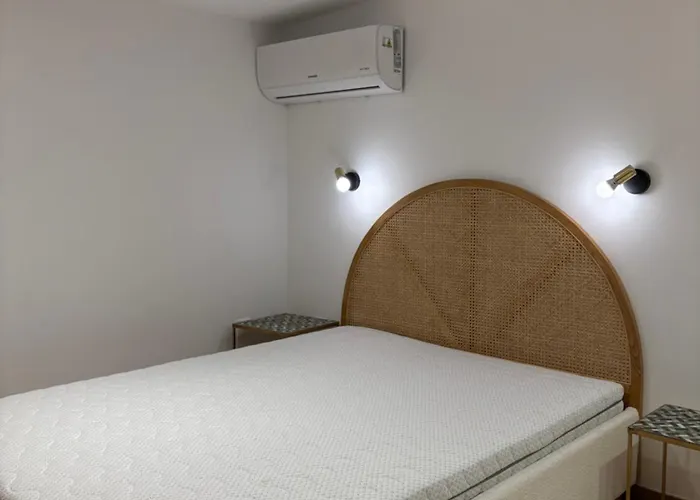 2 Personnes Les Pieds Dans L'eau Vico